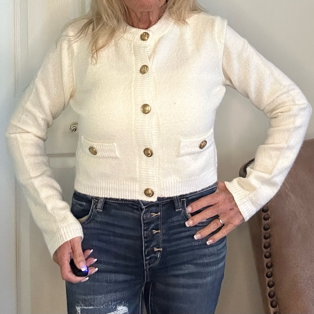 American Eagle Cream Sweater  Cardigan with Gold Buttons XS Flaw